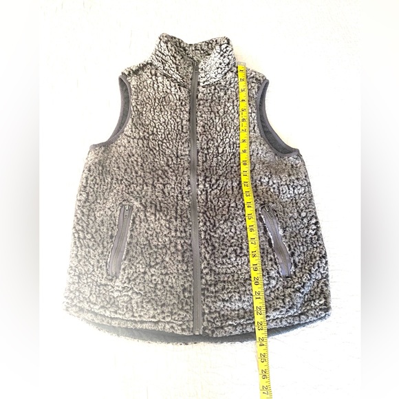 Francesca’s Collection Miami Faux Sherpa Vest - Picture 11 of 13